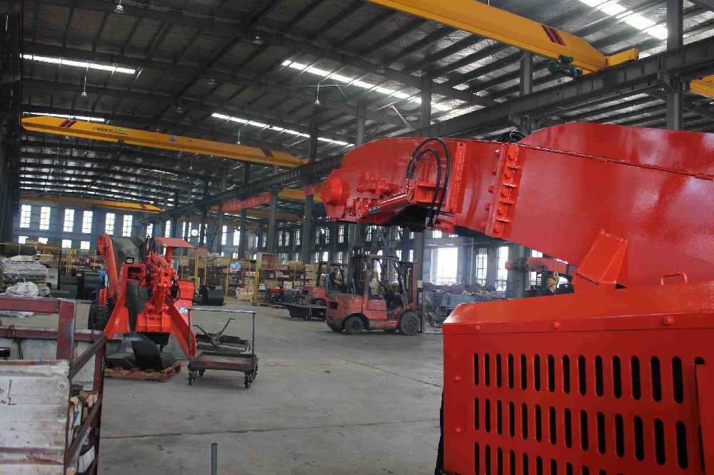 貴陽輪式扒渣機皮帶調整方式詳解，輕松解決跑偏問題！
