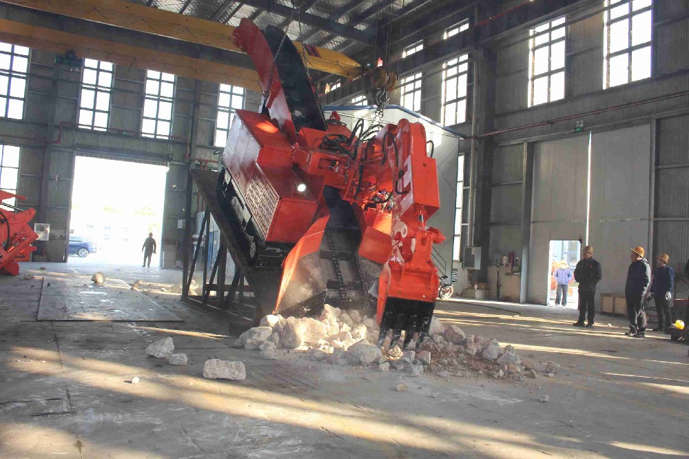 撬毛臺(tái)車工作原理詳解：如何高效清除頂板浮石？
