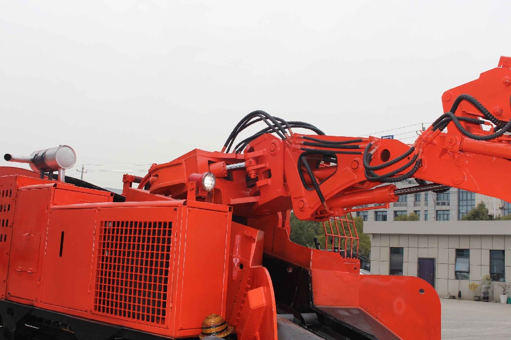 襄陽(yáng)扒渣機(jī)價(jià)格差異大的原因是什么？如何避坑？
