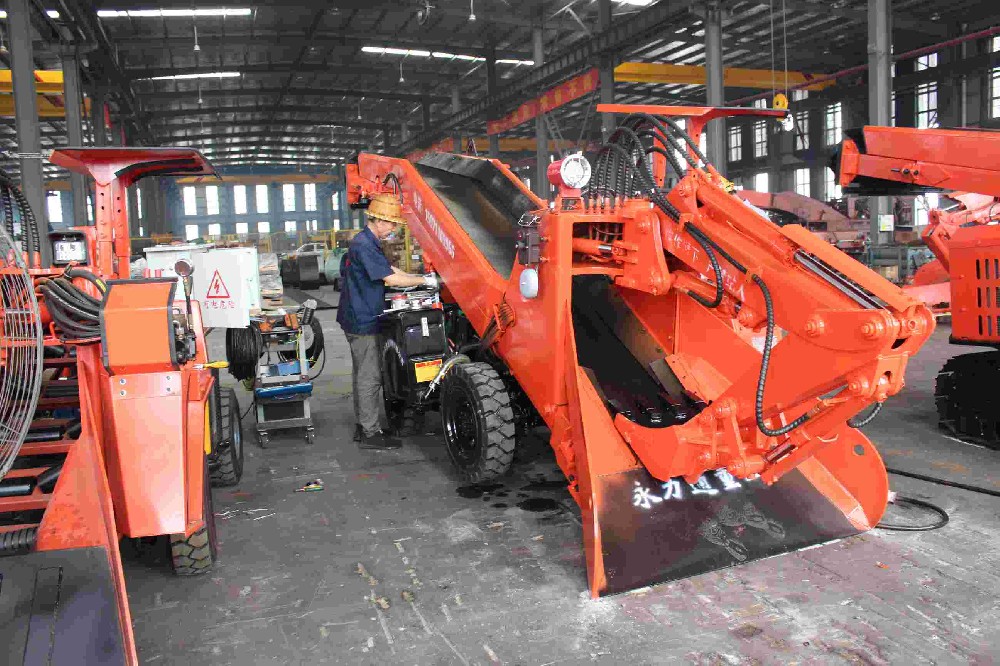 非洲某銅礦：撬毛臺車解決當(dāng)?shù)厝肆Χ倘彪y題
