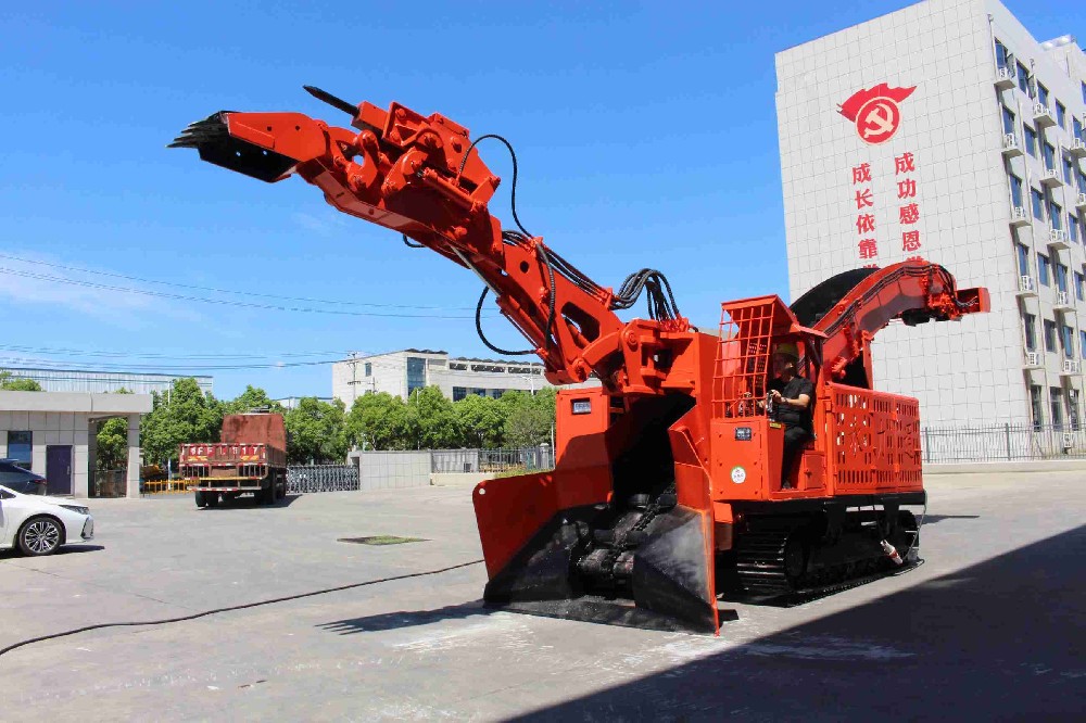 扒渣機(jī)在公路隧道施工中的應(yīng)用與挑戰(zhàn)：應(yīng)對(duì)策略全解析
