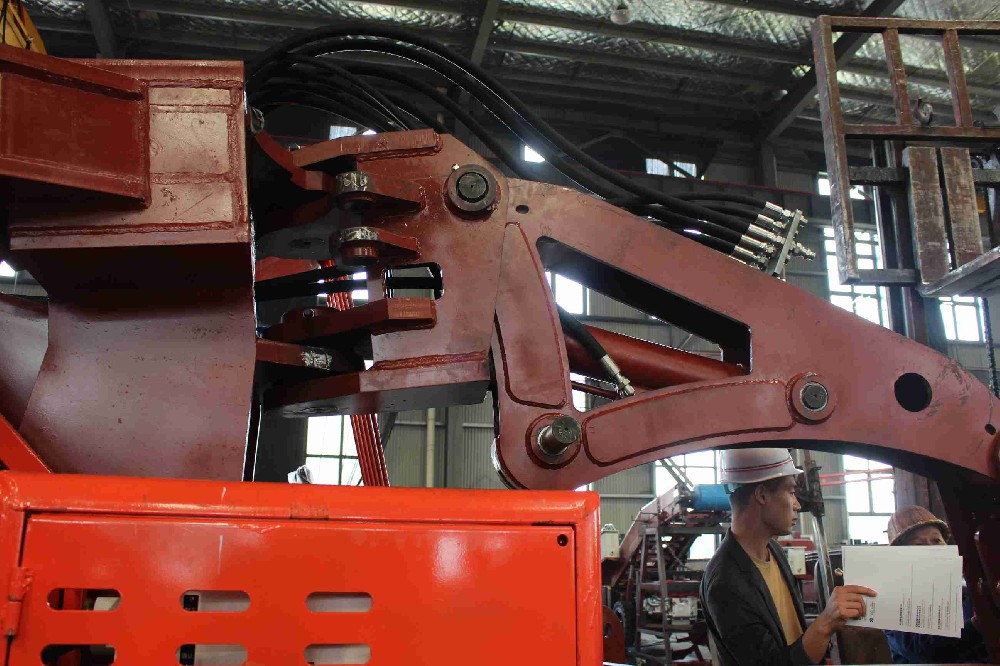 井下撬毛臺車 vs 傳統人工撬毛，效率對比
