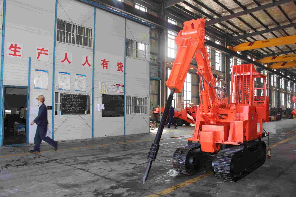 破挖扒渣機(jī)最強(qiáng)型號(hào)大盤點(diǎn)挖礦速度提升200%的秘密
