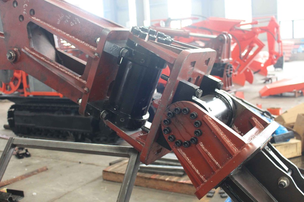 履帶扒渣機配件選購技巧，避免劣質產品
