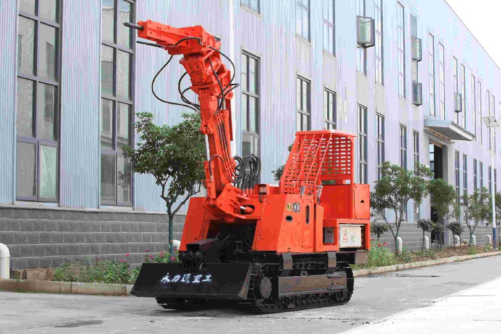 隧道施工中，襄陽(yáng)扒渣機(jī)如何提高效率？
