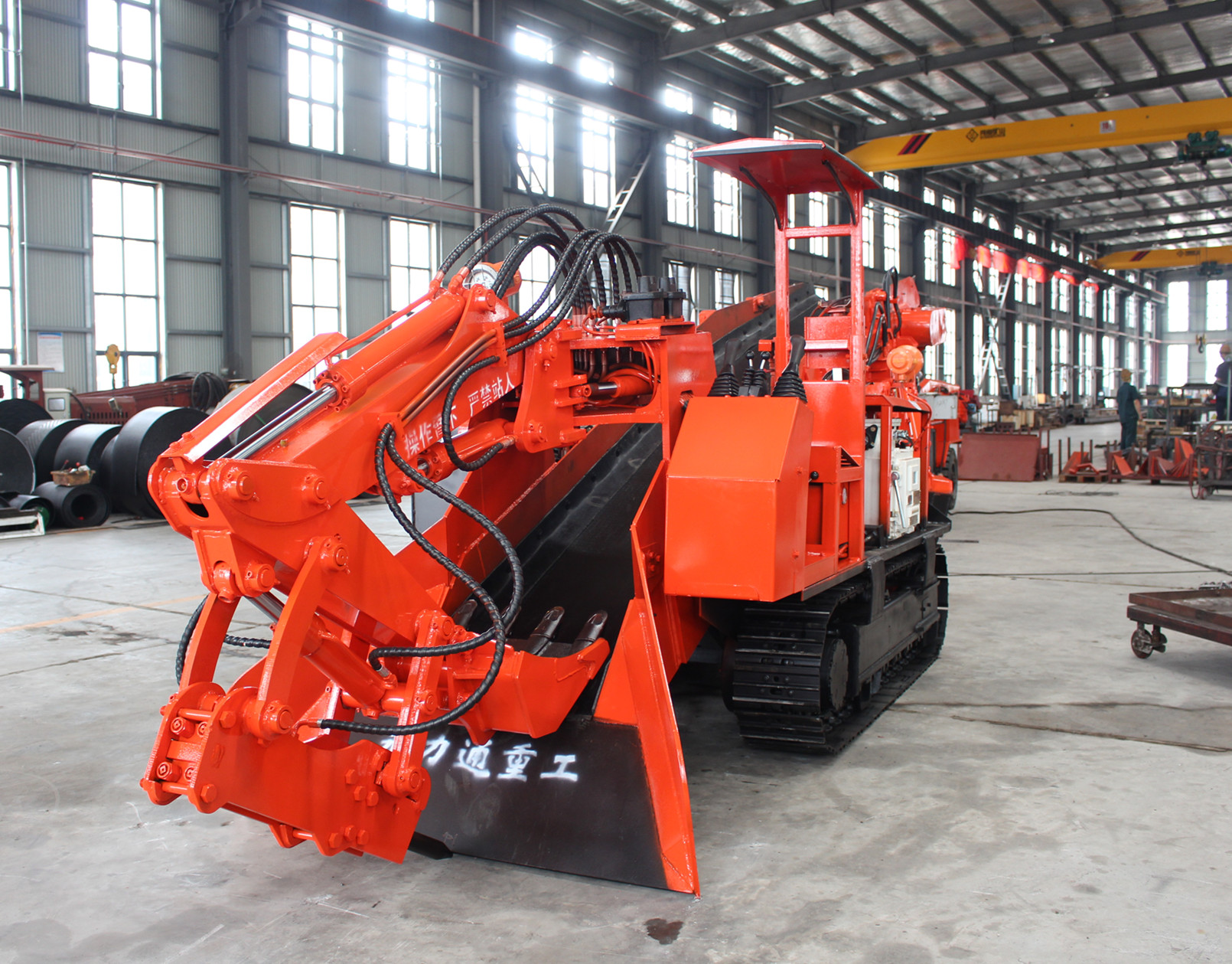 1631866338136971.jpg 履帶皮帶防爆右前側.jpg